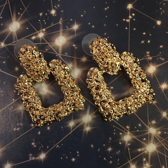 CHUNKY✨METAL “GOLD RUSH”✨POST OR STUD EARRINGS - Picture 7 of 8